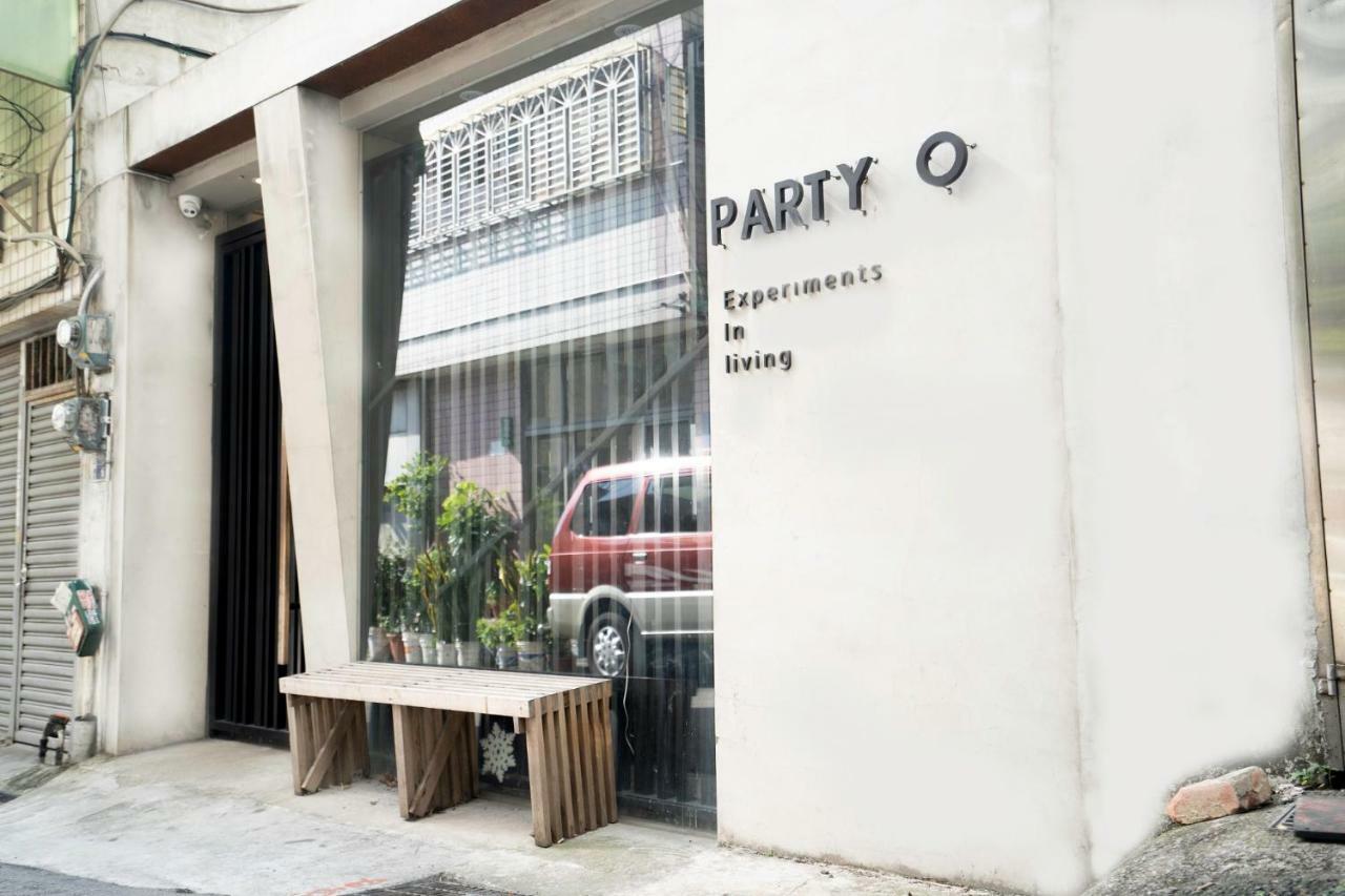 Partyo Hostel Taichung Exterior foto