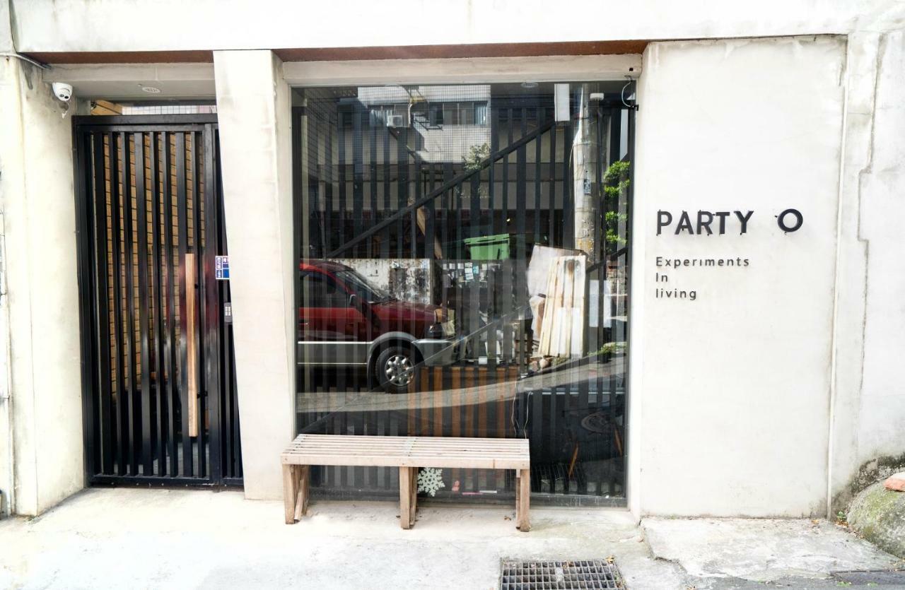 Partyo Hostel Taichung Exterior foto